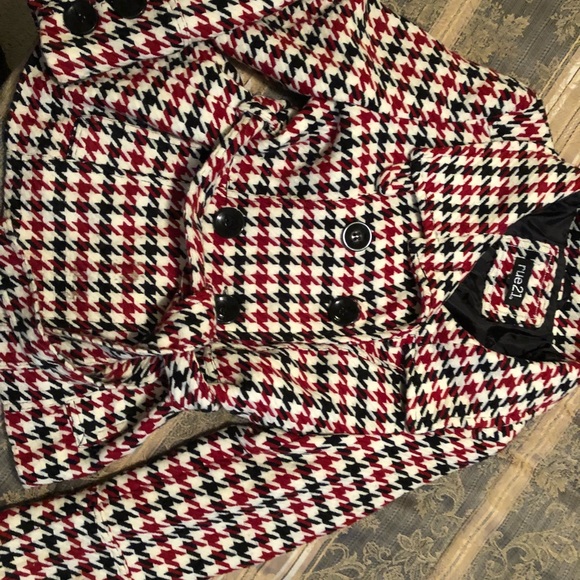 Excellent condition,  worn once - Picture 3 of 6